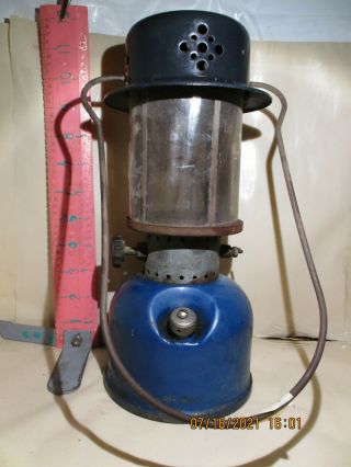 COLEMAN 243A MICA GLOBE LANTERN - IN AS FOUND SHAPE,  BUT PUMPS UP,  VALVES WORK 2