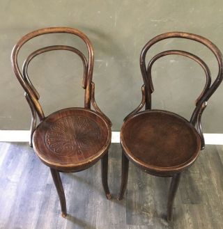 Antique Pair Mundus J&j Kohn Bentwood Chairs Bistro Cafe Parlor Thonet