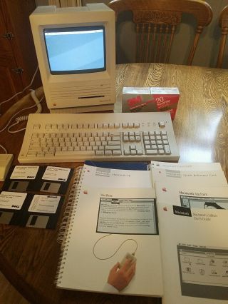 Vintage Apple Macintosh Se M5011 Keyboard Mouse Manuals Disks