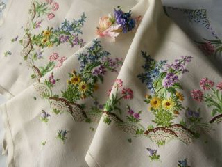 VINTAGE HAND EMBROIDERED TABLECLOTH - EXQUISITE FLOWER CIRCLE/GARDENS/FAIRISTYTCH 3
