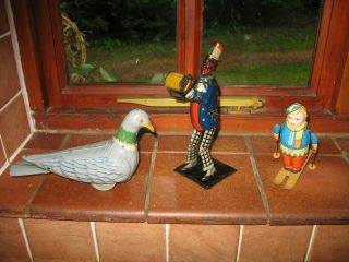 Vebe Bonnet Pigeon Tinplate Toy France Tin Vintage Wind Up No Fernand Martin