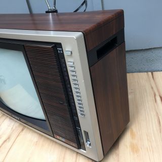 Vintage 19” Sony Trinitron Woodgrain Color TV KV - 1915 Gaming 1982 4