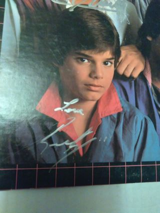 Menudo - Evolucion LP 1984 - Autographed by Ricky Martin and band 2