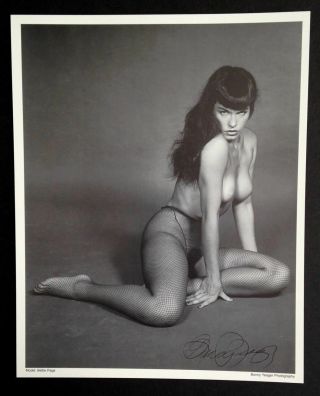 Sultry Pin - Up Bettie Page In Fishnets By Bunny Yeager,  8x10 Photo,  Signed W