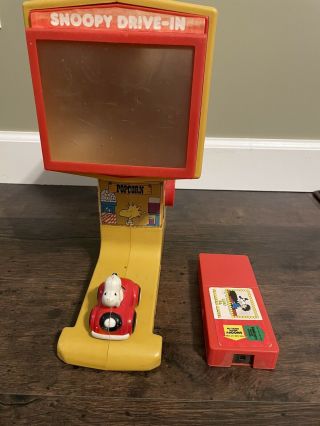Vintage Snoopy Drive - In Movie Theater 1975 B3559