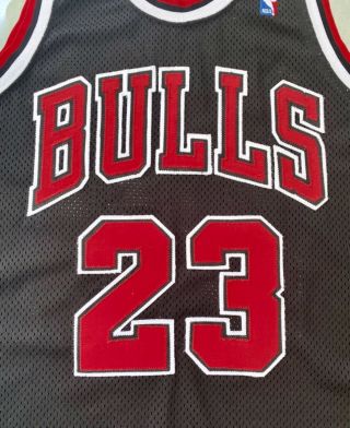 Nike Authentics Michael Jordan 23 Chicago Bulls Black Jersey Size 44 Large 1998 4