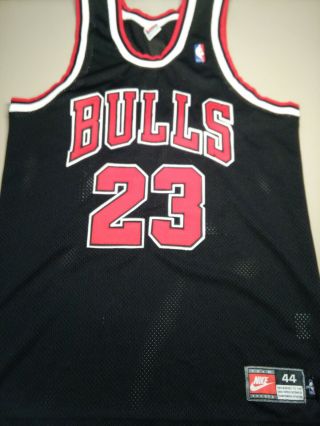 Nike Authentics Michael Jordan 23 Chicago Bulls Black Jersey Size 44 Large