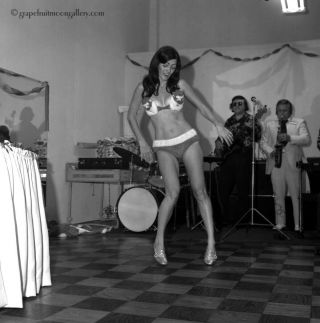 70s Bunny Yeager Negative Photograph Fun Mod Bikini Model Go - Go Dancer & Band Nr