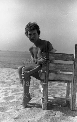1950s Negative - Sexy Pinup Girl Dixie Hardaker At Beach - Cheesecake T285778