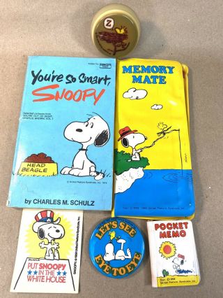Vtg Rare 1965 Snoopy Memory Mate,  Button,  Memo Pocket,  Sticker & Woodstock Light