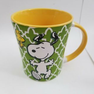 Peanuts Gibson Dancing Snoopy & Woodstock Ceramic Mug Yellow Green Geometric