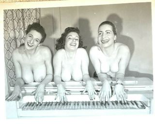Vintage Orig Silver Gelatin Photo Pinup Huge Tits Ruth Lager / Sally Lux Nipples