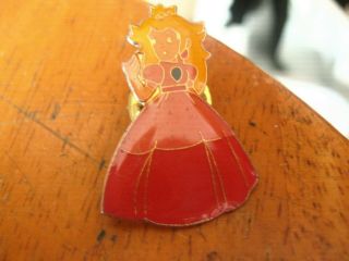 Vintage 1988 Nintendo Mario Bros Princess Peach Lapel Pin