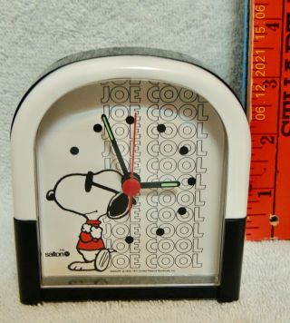In Package - Vintage Snoopy As Joe Cool Quartz Alarm Clock - - Salton - - Analog