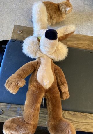 1987 Wile E.  Coyote Plush 18 " Mighty Star Warner Bros.  Character