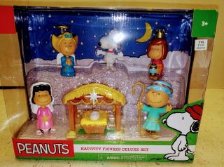 Peanuts Charlie Brown Deluxe Nativity Scene Christmas Figure Play Set