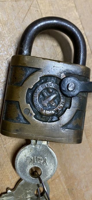 Vintage Brass Yale Ammunition Padlock Ordinance Department Usa With 2 Yale Keys