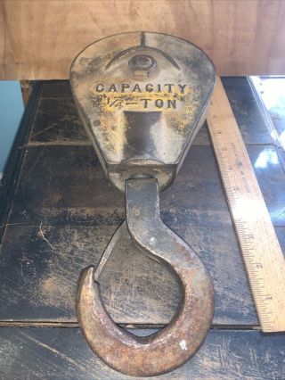 Vintage 1/4 Ton - Pulley - With Swivel Hook.  Rugged Part Block & Tackle.