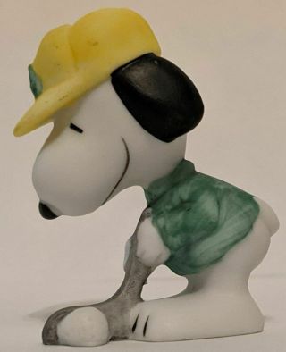 Rare Vintage Porcelain Bisque Peanuts Gang Comic Snoopy Golfing Figurine Putting