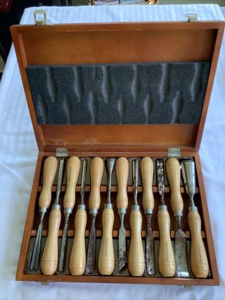 Vintage Set Of 12,  Mastergrip Carving Tools With Wood Box