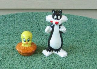 Warner Brothers Looney Tunes Sylvester & Tweety Bird Salt & Pepper Shakers 1989