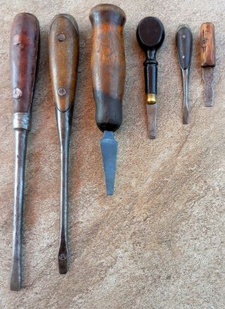 6 Antique / Vintage Carpenter / Cabinetmaker Screwdrivers,  All With Wood Handles