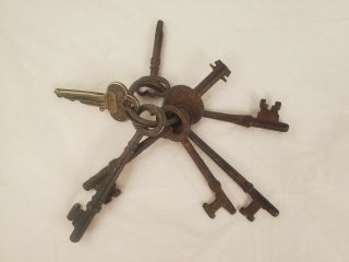 7 Antique Vintage Keys Misc Keys On Keychain Metal