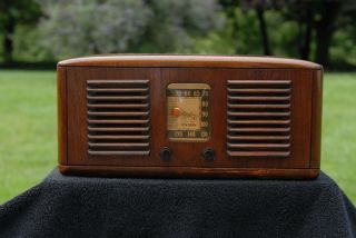 Vintage Art Deco 1940s Rca Dual Speaker Wood Tube Radio - And