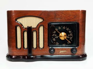 Old Antique Wood Zenith Vintage Tube Radio - Restored Art Deco Black Dial