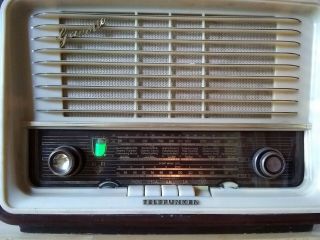 Antique German Telefunken Gavotte 7 Hi Fi Tube Radio