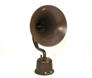 Looking Bristol Company Audiophone Jr.  Painted Brass Horn Speaker