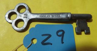 Vintage Skeleton Key Yale And Towne Mfg Co 2 5/8 " Solid Steel Jii Clover Style