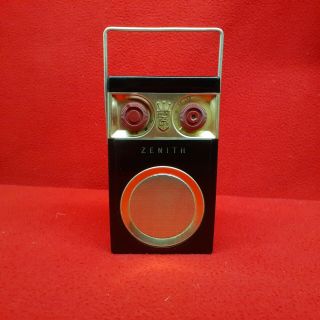 Vintage Classic Zenith Royal " 500 " Tubeless - 7 Transistor Radio
