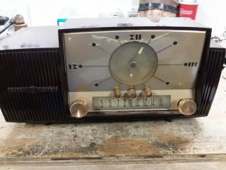 Vintage General Electric Bakelite Tube Radio Alarm Clock Model 911 - D