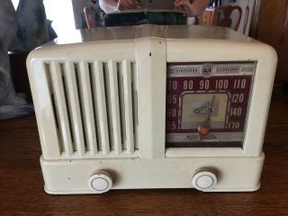 Vintage Rca Classic White Vacuum Tube Am Radio Project Or Display Piece
