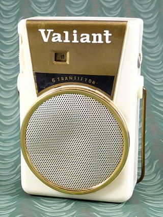 Vintage Valiant Am Transistor Radio (trn - 6) – With Case & Box