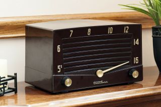 Truetone D - 2102 Radio,  Ca.  1951