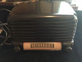 Vintage General Electric Model 107 Bakelite Tube Radio (does Not Play)