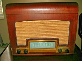 Vintage Arvin Model 558 Radio/phonograph