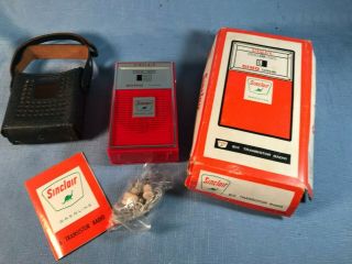 Vintage 60s Sinclair Gas Pump Transistor Am Radio W/ Case,  Earphones,  Box