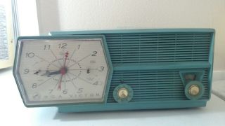 Vintage Rca Victor Old Mid Century Alarm Clock Radio Model 8 - C - 6l As - Is