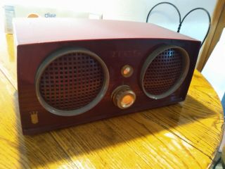 Vintage Art Deco Retro 1950s Mid - Century Zenith Z511R Burgundy Red Radio. 2
