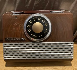 Vintage Rca Victor Portable Tube Radio Model B - 411 Brown Swirl 1950s