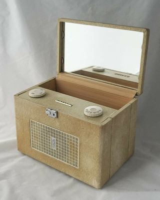 1955 Philco Overnighter Vanity Case Radio Rare Beige Early Model D - 665 - 124