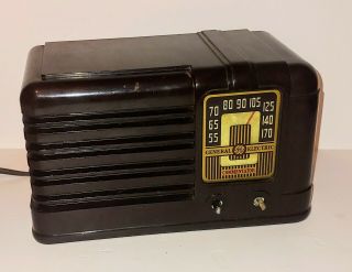 Vintage Bakelite General Electric Radio Model Km 52