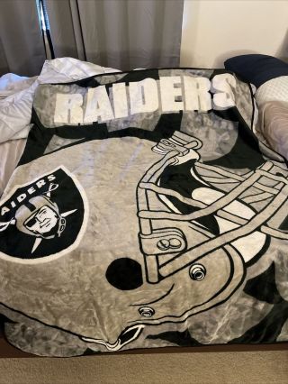 Nfl Oakland Raiders Soft Throw Blanket With Sherpa Side - - -