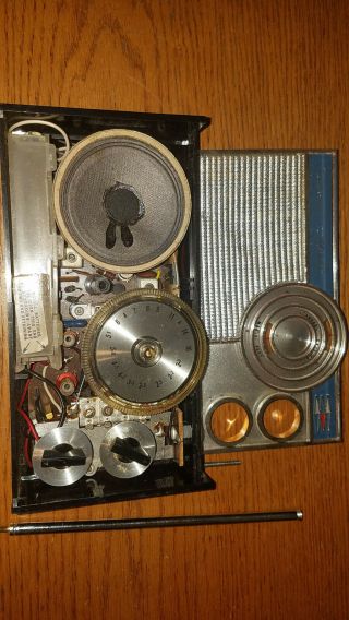 Vintage Silvertone Medalist Eight Transistor Marine Band Radiow Leather Case