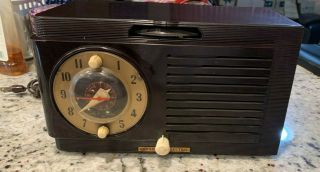 Vintage General Electric Bakelite Radio Alarm Clock Model 512f Take A Look