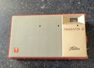 Vintage 1962 Toshiba 6p - 15 6 Transistor Portable Am Radio W/case Red/ivory