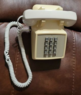 Vintage Western Electric Bell System Beige 2500mmg Push Button Desk Phone